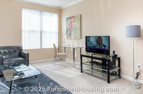 101 San Fernando - Mid-Rise - 101 East San Fernando St, San Jose, CA  95112 - LG - 4623892