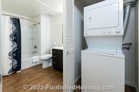 101 San Fernando - Mid-Rise - 101 East San Fernando St, San Jose, CA  95112 - LG - 4793959