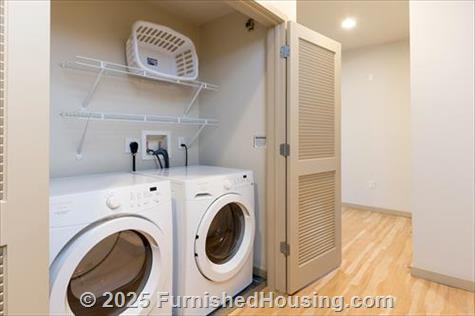 121 Tasman - Low-Rise - 121 East Tasman Drive, San Jose, CA  95134 - LG - 4794027