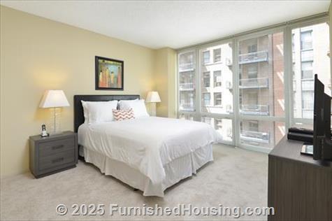 215 West Apartments -  - 215 West Washington St, Chicago, IL  60606 - LG - 4676688