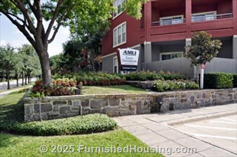 AMLI at Knox Henderson - walk-up - 4650 Cole Avenue, Dallas, TX  75205 - LG - 86820