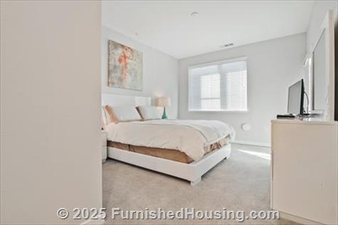 Anton Menlo - Low-Rise - 3639 Haven Avenue, Menlo Park, CA  94025 - LG - 6627668