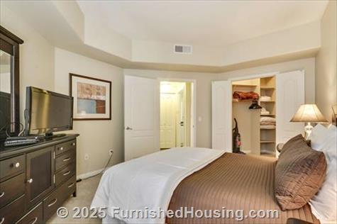Aqua Marina del Rey - Garden-Apt - 4750 Lincoln Boulevard, Marina Del Rey, CA  90292 - LG - 4906106