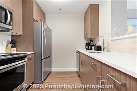 BLVD 425 - Hi-Rise - 425 Washington Blvd, Jersey City, NJ  07310 - LG - 7701926