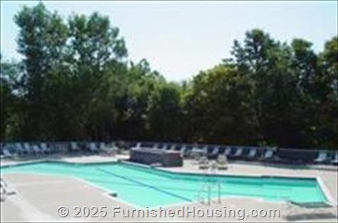 Beacon Hill Apartments - Townhouse - 2617 Beacon Hill Drive, Auburn Hills, MI  48326 - LG - 77695