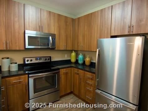 Bridgepointe - Low-Rise - 2201 Bridgepointe Pkwy, San Mateo, CA  94404 - LG - 3787346