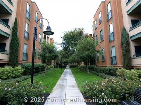 Bridgepointe - Low-Rise - 2201 Bridgepointe Pkwy, San Mateo, CA  94404 - LG - 4848641