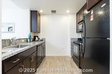 Bridgepointe - Low-Rise - 2201 Bridgepointe Pkwy, San Mateo, CA  94404 - LG - 4861640