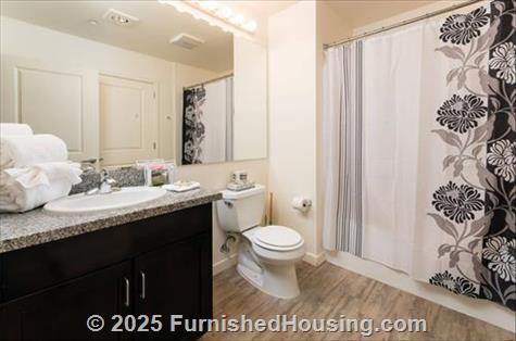 Bridgepointe - Low-Rise - 2201 Bridgepointe Pkwy, San Mateo, CA  94404 - LG - 4861646