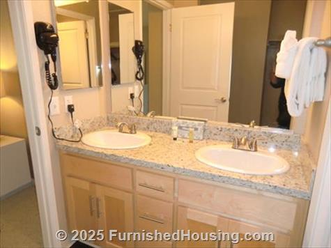 Canyon Woods Apartments - Garden-Apt - 550 Canyon Woods Circle, San Ramon, CA  94582 - LG - 4891289