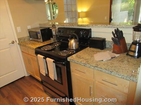 Canyon Woods Apartments - Garden-Apt - 550 Canyon Woods Circle, San Ramon, CA  94582 - LG - 5028661