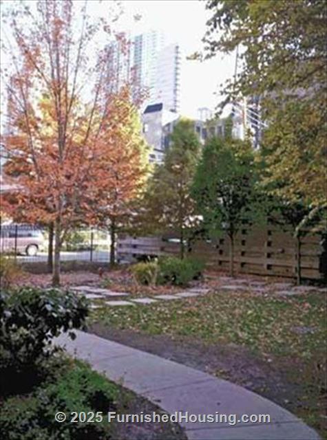 Chestnut Towers - Hi-Rise - 121 West Chestnut Street, Chicago, IL  60610 - LG - 64717
