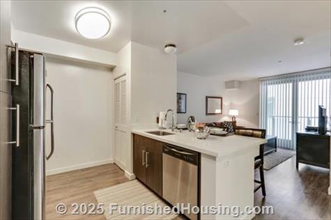 Gibson -  - 702 Arizona, Santa Monica, CA  90401 - LG - 4745946