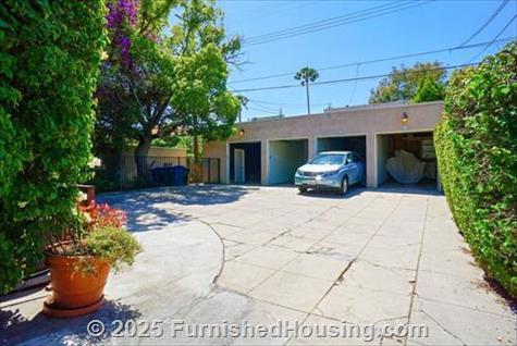 Larchmont Monroe -  - 619 1/2 N Plymouth Blvd, Los Angeles, CA  90004 - LG - 5412716