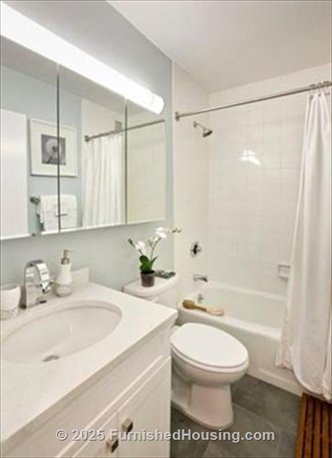 Manhattan Park - Hi-Rise - 20 River Road, Roosevelt Island, NY  10044 - LG - 1759868