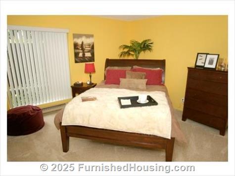 Oak Creek Apartments - Low-Rise - 1788 Oak Creek Dr., Palo Alto, CA  93304 - LG - 185003