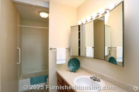 Rock River Tower - Mid-Rise - 913 N Main Street, Rockford, IL  61103 - LG - 4884201