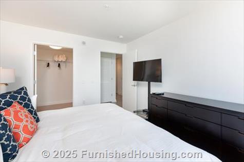 Signature at Reston Town Center - Hi-Rise - 11850 Freedom Drive, Reston, VA  20190 - LG - 5934715