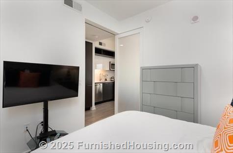 Signature at Reston Town Center - Hi-Rise - 11850 Freedom Drive, Reston, VA  20190 - LG - 5948379