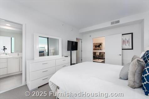 Signature at Reston Town Center - Hi-Rise - 11850 Freedom Drive, Reston, VA  20190 - LG - 6665081