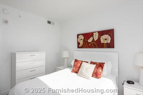 Signature at Reston Town Center - Hi-Rise - 11850 Freedom Drive, Reston, VA  20190 - LG - 7359029