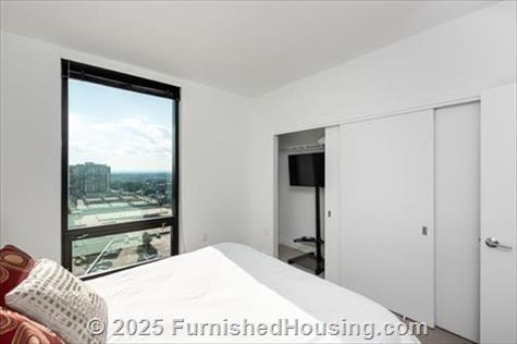 Signature at Reston Town Center - Hi-Rise - 11850 Freedom Drive, Reston, VA  20190 - LG - 7359030