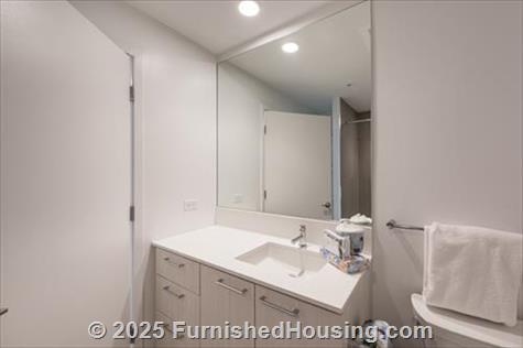 Signature at Reston Town Center - Hi-Rise - 11850 Freedom Drive, Reston, VA  20190 - LG - 7359035
