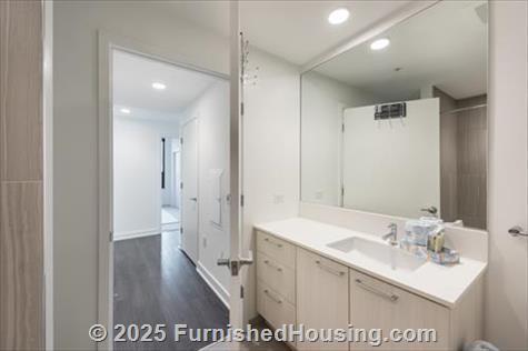 Signature at Reston Town Center - Hi-Rise - 11850 Freedom Drive, Reston, VA  20190 - LG - 7830112