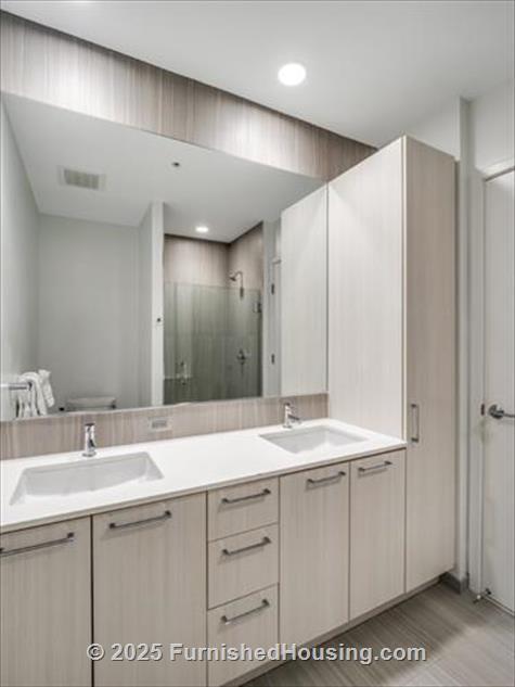Signature at Reston Town Center - Hi-Rise - 11850 Freedom Drive, Reston, VA  20190 - LG - 7858348