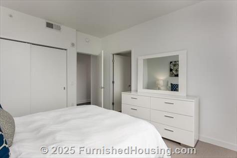 Signature at Reston Town Center - Hi-Rise - 11850 Freedom Drive, Reston, VA  20190 - LG - 7970886
