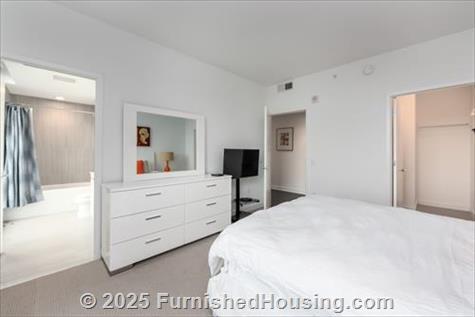 Signature at Reston Town Center - Hi-Rise - 11850 Freedom Drive, Reston, VA  20190 - LG - 7970890