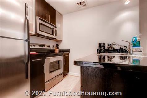 Stoneridge Apartments - Low-Rise - 6310 Stoneridge Mall Road, Pleasanton, CA  94588 - LG - 4861838