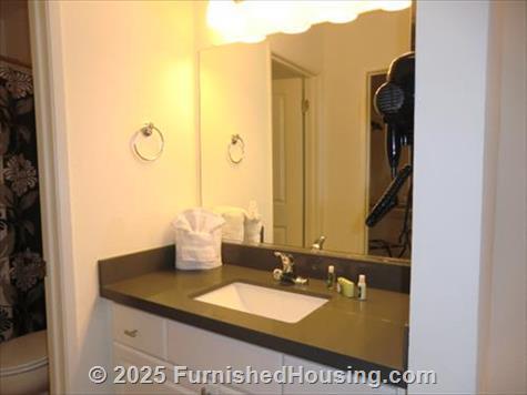 Stoneridge Apartments - Low-Rise - 6310 Stoneridge Mall Road, Pleasanton, CA  94588 - LG - 4999389