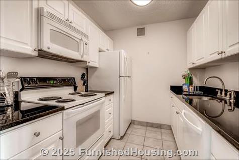 The Current - Hi-Rise - 707 East Ocean Boulevard, Long Beach, CA  90802 - LG - 4906031