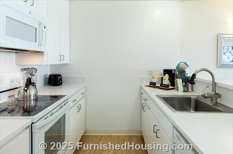 The Gateway - Hi-Rise - 405 Davis Court, San Francisco, CA  94111 - LG - 4589834