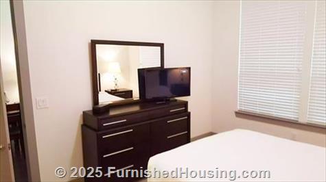 The Grand at La Centerra - Mid-Rise - 2727 Commercial Center Blvd, Katy, TX  77494 - LG - 8170187