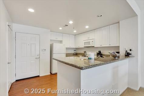 The Village - Garden-Apt - Spectrum, Irvine, CA  92618 - LG - 6514225