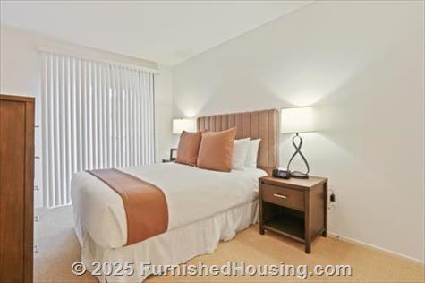 The Village - Garden-Apt - Spectrum, Irvine, CA  92618 - LG - 7580622
