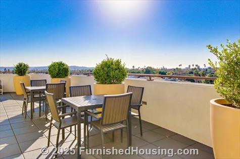 Wilshire La Brea - Mid-Rise - 5200 Wilshire Boulevard, Los Angeles, CA  90036 - LG - 4846837