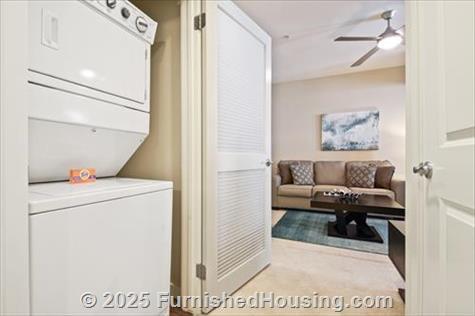 Wilshire La Brea - Mid-Rise - 5200 Wilshire Boulevard, Los Angeles, CA  90036 - LG - 6514295