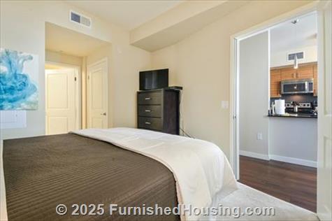 Wilshire La Brea - Mid-Rise - 5200 Wilshire Boulevard, Los Angeles, CA  90036 - LG - 6514298