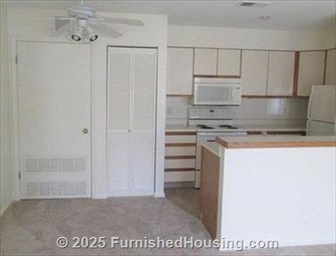 Winwood - Garden-Apt - 6031 Meadow Crest Drive, Johnston, IA  50131 - LG - 2576005